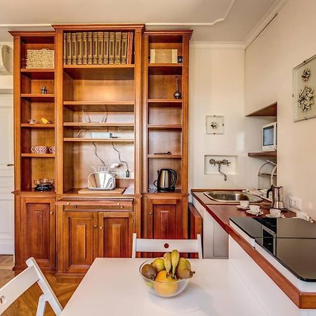 Attic With Terrace Overlooking St Peters Basilica 로마 외부 사진